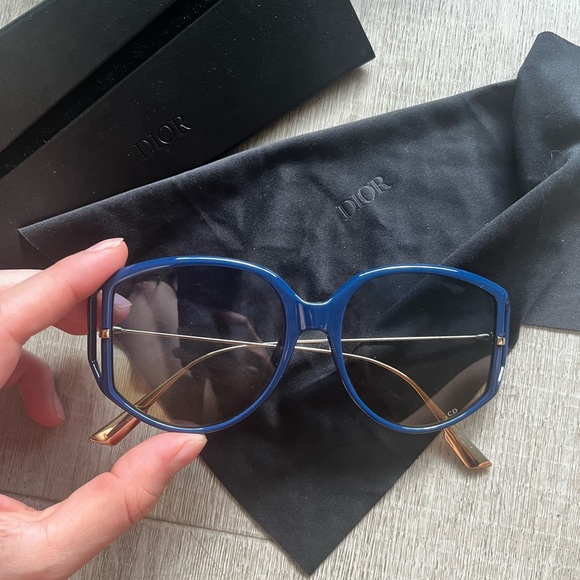 Authentic sunglasses - Picture 6 of 9